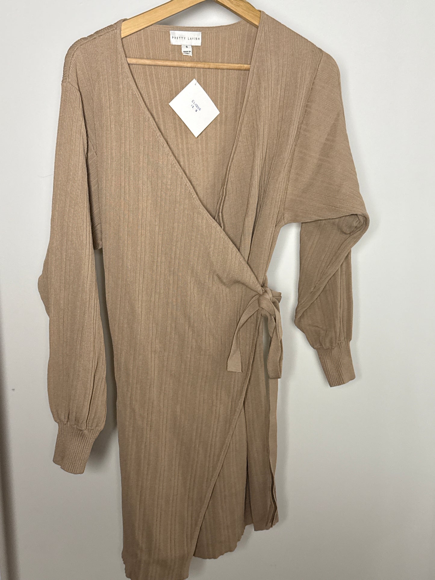 PRETTYLAVISH | ROBE S