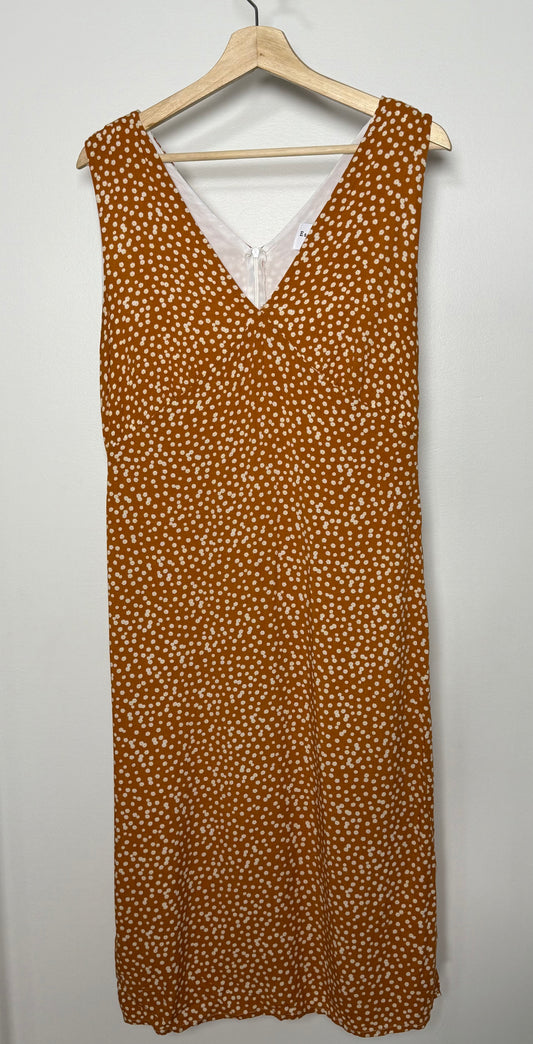 ESSENTIELS MTL | ROBE OCRE M